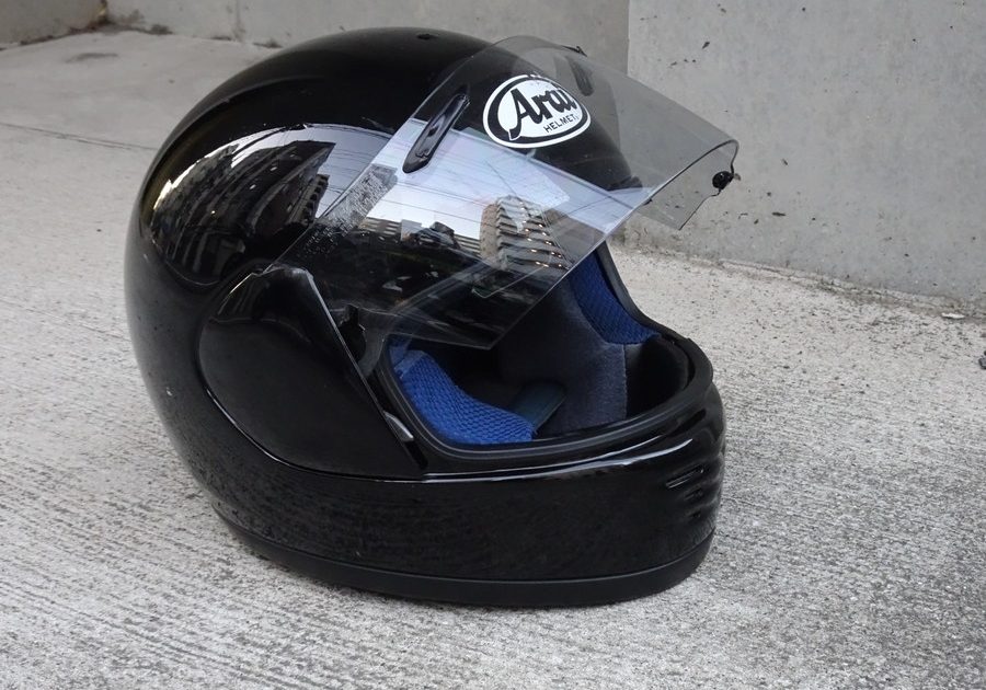 ヘルメット・シールドの色