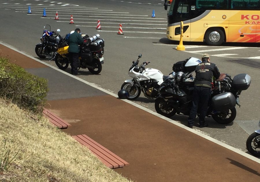 ヘルメット持ち運び