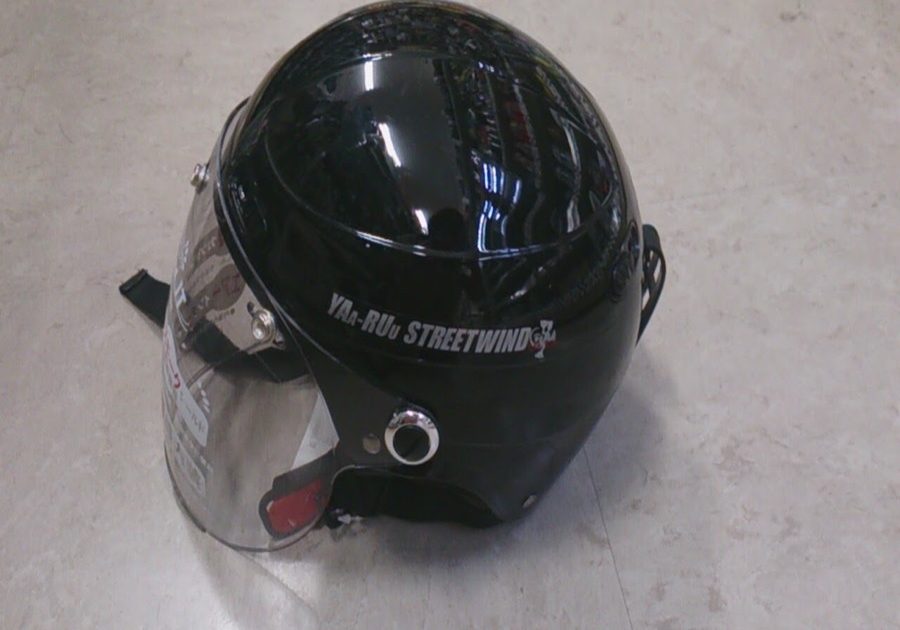 ヘルメットの「ステッカーチューン」