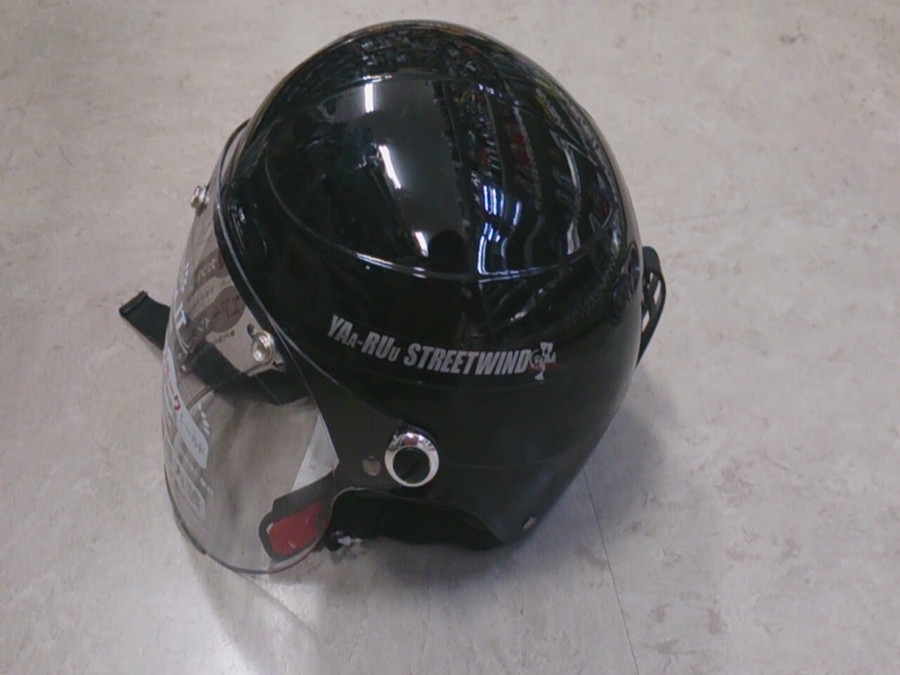 ヘルメットの「ステッカーチューン」